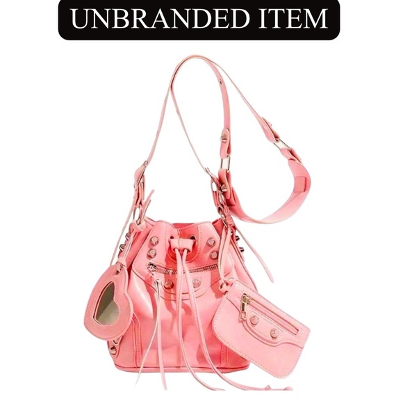 Handbags - Pink Rivet Pleather Bucket Bag w/Shoulder Strap, Pouch, & ❤️ Shaped Mirror, NWOT